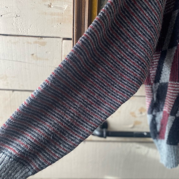 Funky sweater - Picture 3 of 3